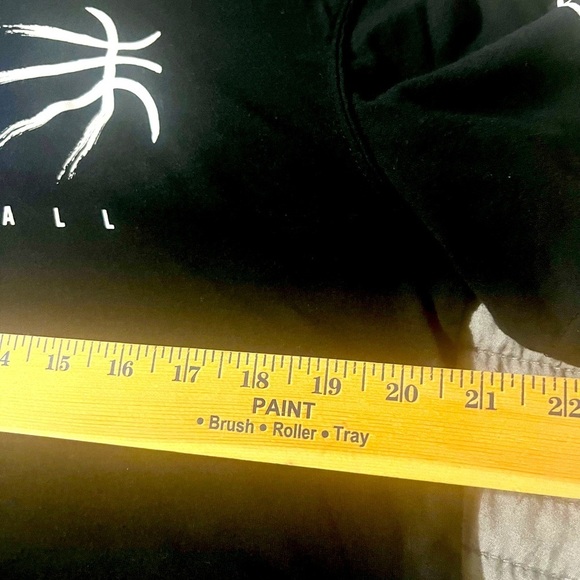 NBA Logo T-Shirt - Medium - Picture 3 of 4